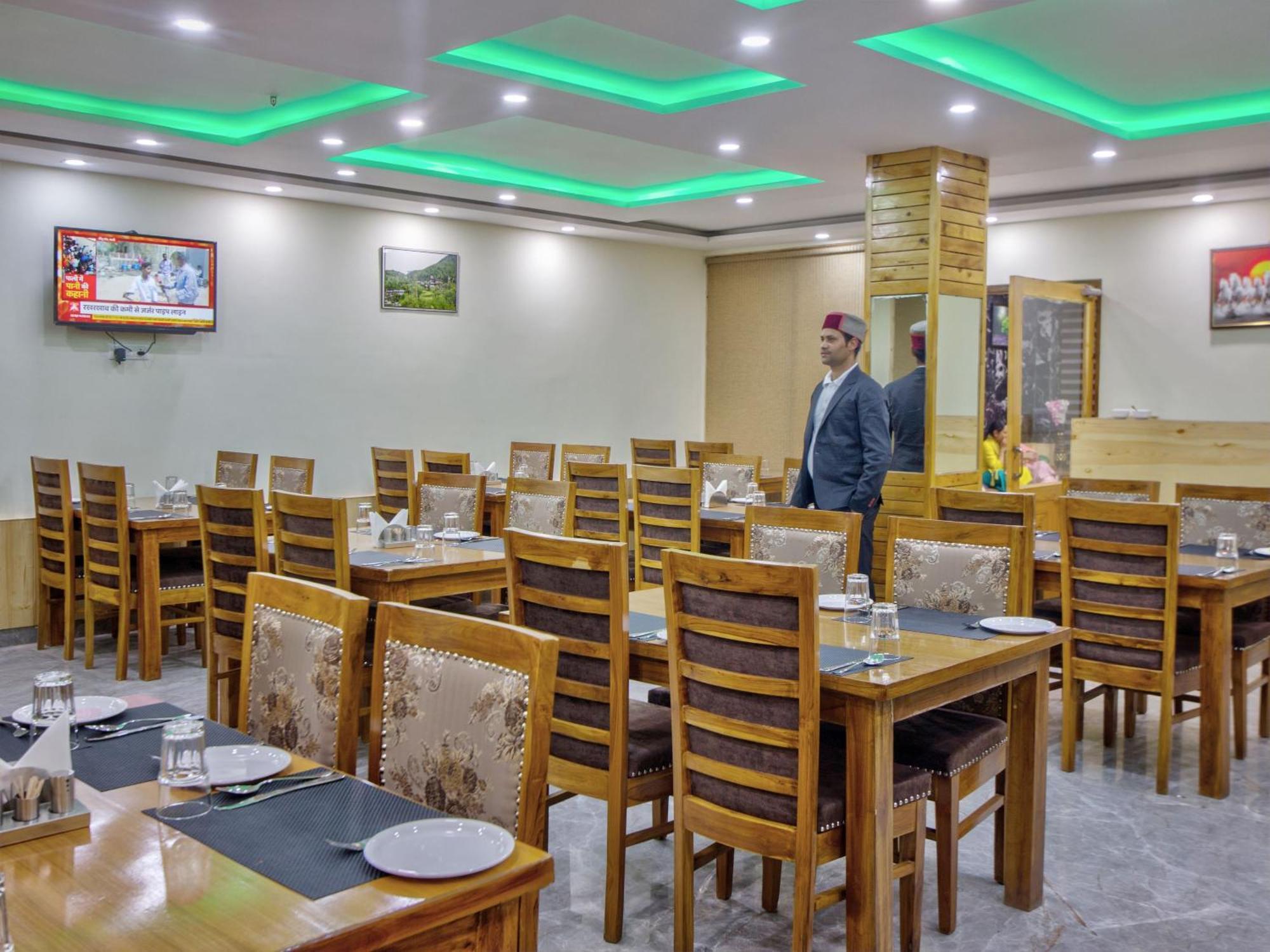 Hotel Swastik Grand Manali Extérieur photo