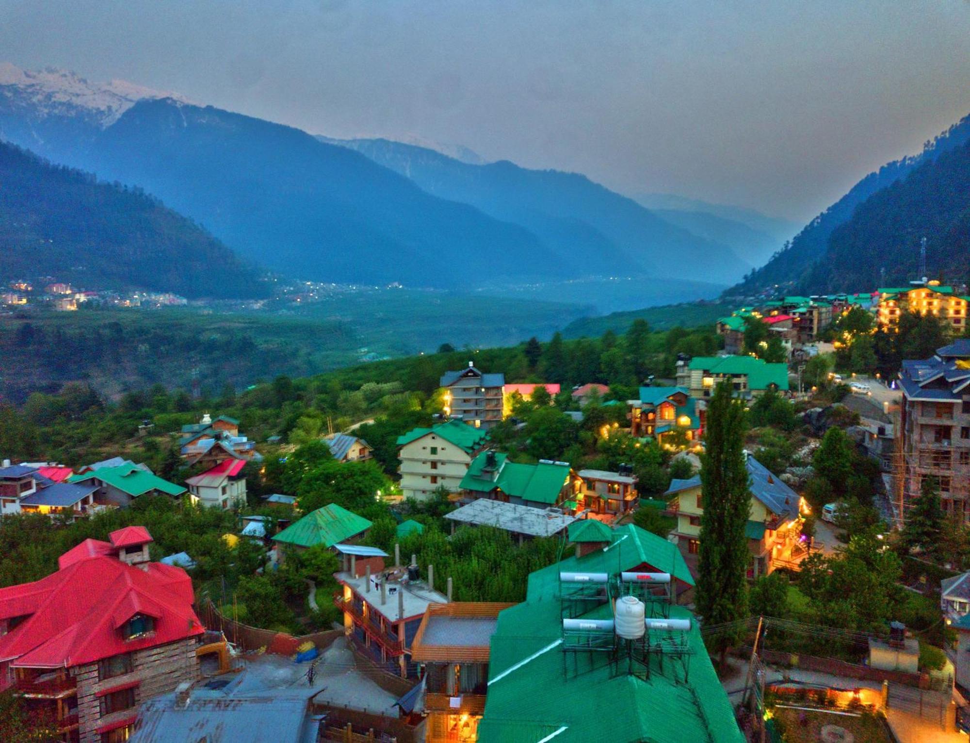Hotel Swastik Grand Manali Extérieur photo